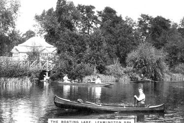 Leamington Spa.  Jephson Gardens, boating lake