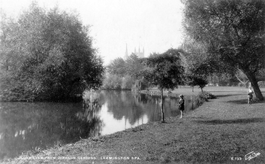 River Leam from Jephson gardens, Leamington Spa.  1940s |  IMAGE LOCATION: (Warwickshire County Record Office)