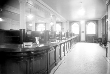 Leamington Spa.  Parade, Lloyds Bank, interior