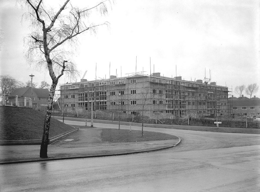Tachbrook Road Flats under construction, Leamington Spa.  1958 |  IMAGE LOCATION: (Warwickshire County Record Office) SCAN DATE: (16/99)