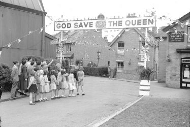 Warwick.  Lower Cape, Coronation decorations