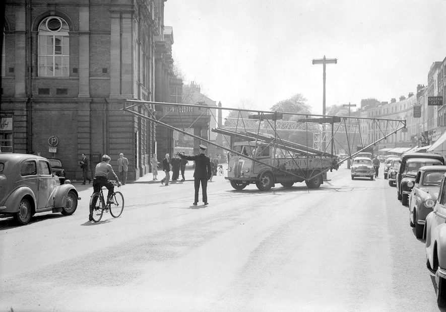A roofing truss being delivered to the Regent Garage, Leamington Spa. 1957 |  IMAGE LOCATION: (Warwickshire County Record Office)