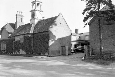 Barford.  Barford Hill.