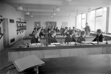 Leamington Spa.  College science laboratory