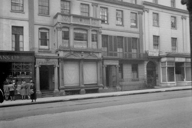 Leamington Spa.  Upper Parade