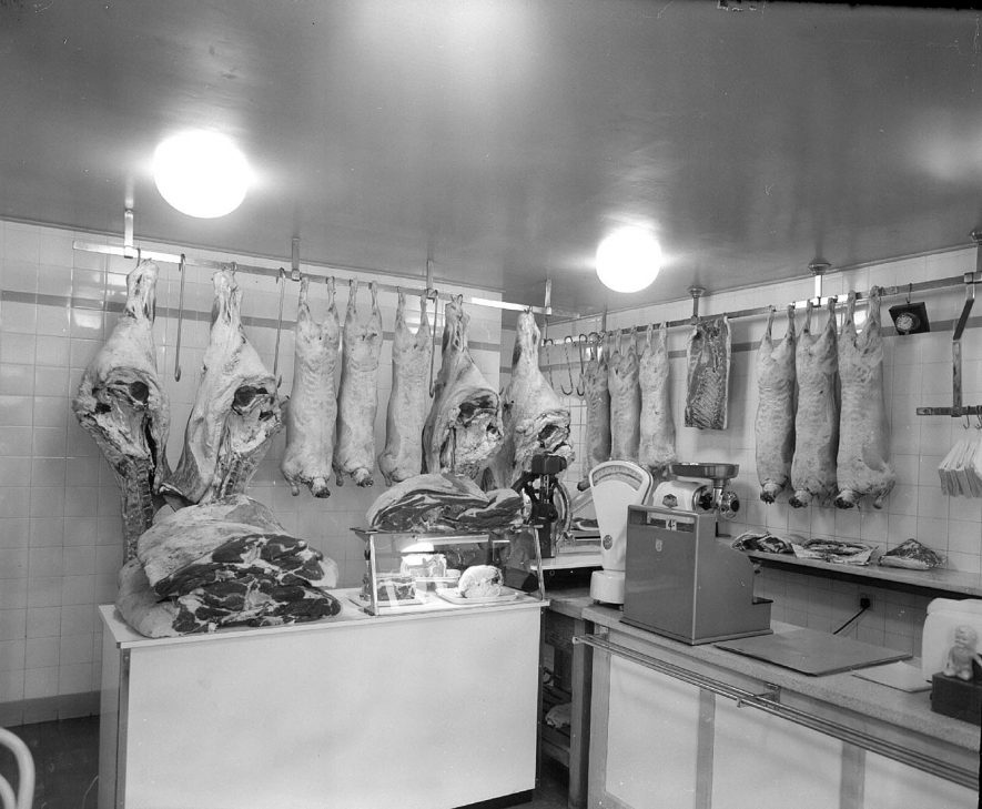 Interior, showing counter and till of Beldon Butcher's shop, St Andrew's Road, Lillington.  October 1960 |  IMAGE LOCATION: (Warwickshire County Record Office)