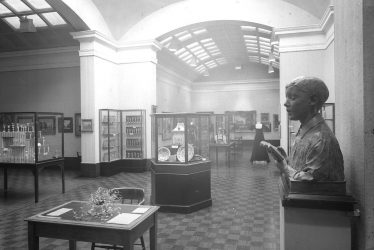 Leamington Spa.  Museum & Art Gallery, interior