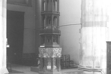 Leamington Spa.  St Mark's Church font