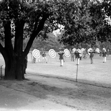 Leamington Spa.  Archery in Jephson Gardens