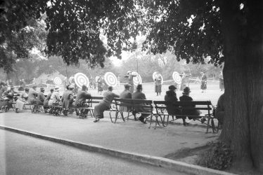 Leamington Spa.  Archery in Jephson Gardens