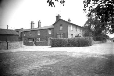Leamington Spa.  Sydenham Farm