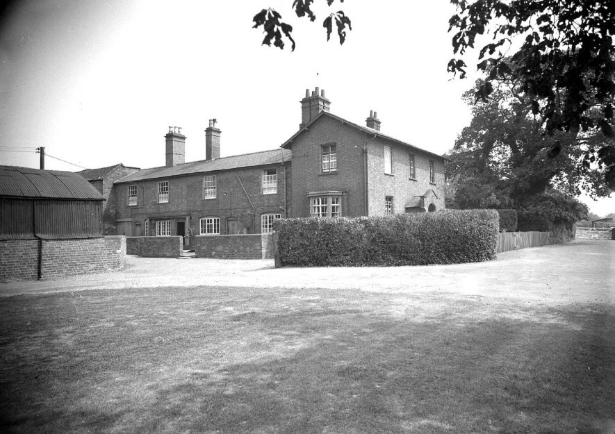 Sydenham Farm from the front, Leamington Spa.  22nd July 1955 |  IMAGE LOCATION: (Warwickshire County Record Office)