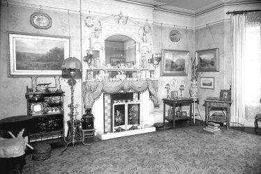 Leamington Spa.  Willes Road, interior of no 46