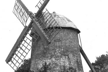 Leamington Spa.  Tachbrook Road, windmill