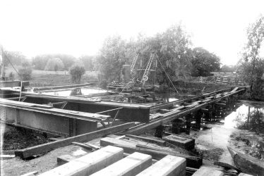 Leamington Spa.  Building bridge over River Leam