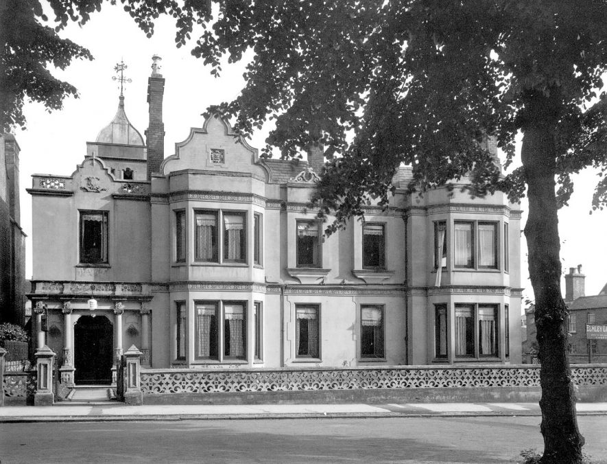 Elmley Lodge Hotel, Brandon Parade, Holly Walk, Leamington Spa.  1900s |  IMAGE LOCATION: (Warwickshire County Record Office)