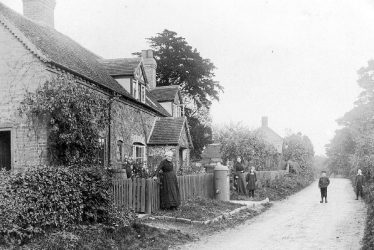 Bearley.  Snitterfield Road
