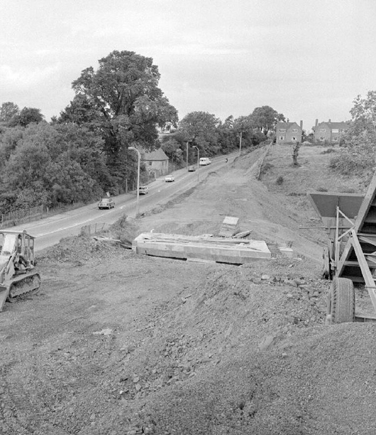 New road and bridge under construction at Griff Hollows, Nuneaton.  September 22nd 1968 |  IMAGE LOCATION: (Warwickshire County Record Office)