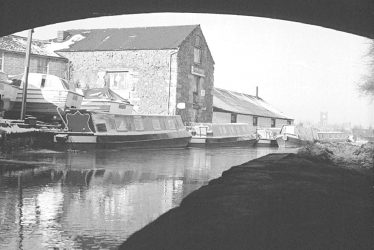 Chilvers Coton.  Coventry Canal near Boot Bridge