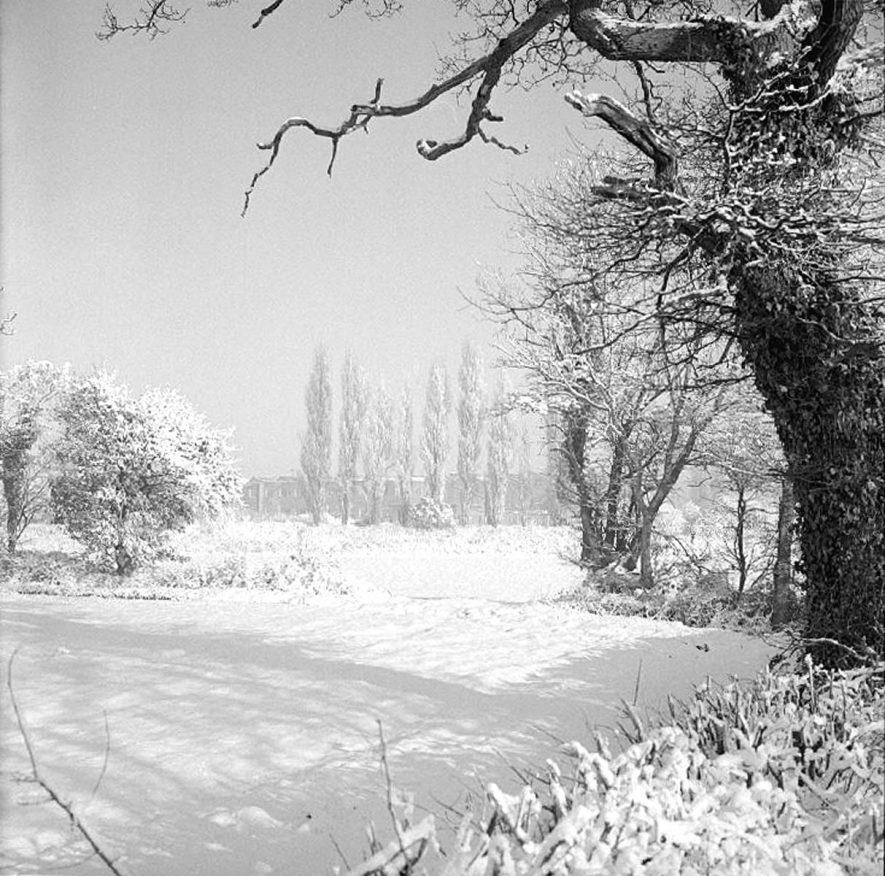 Snow scene in Gipsy Lane looking towards Sterling Metals factory on 12th December 1981 |  IMAGE LOCATION: (Warwickshire County Record Office)