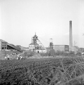 Newdigate Colliery from the main entrance.  Taken after the colliery had been closed by the National Coal Board.  1982 |  IMAGE LOCATION: (Warwickshire County Record Office)