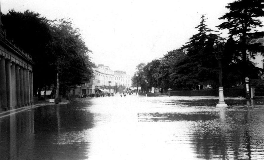 Flooding around the Pump Rooms, Leamington Spa.  1932 |  IMAGE LOCATION: (Leamington Library)