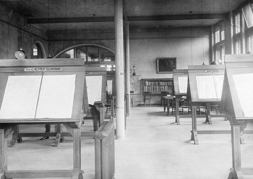 Leamington Spa public library newspaper room.  1920s |  IMAGE LOCATION: (Leamington Library)