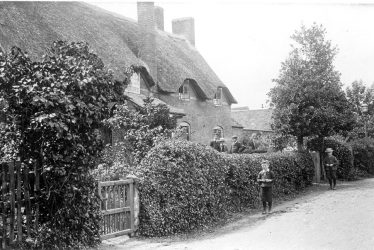 Offchurch.  Thatched cottage