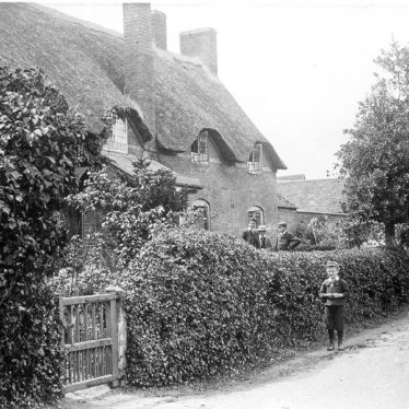 Offchurch.  Thatched cottage