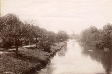 Leamington Spa.  River Leam