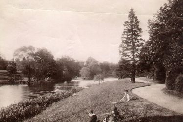 Leamington Spa.  River Leam