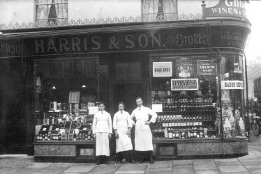 Leamington Spa.  Regent Street, no 33