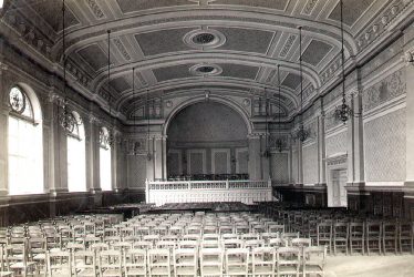 Leamington Spa.  Parade, Town Hall