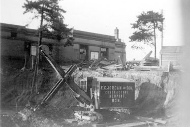 Leamington Spa.  Railway Station, excavator at work