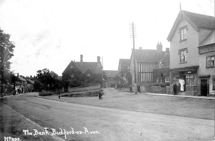 Area in Bidford known as The Bank. 1913 |  IMAGE LOCATION: (Warwickshire County Record Office)