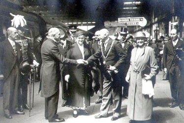 Rugby.  Arrival of the Lord Mayor of London