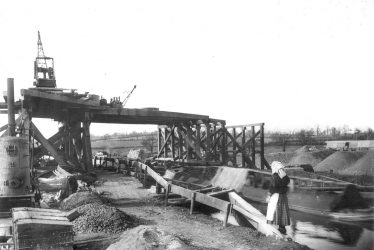 Rugby.  Great Central Railway, bridging the Oxford Canal