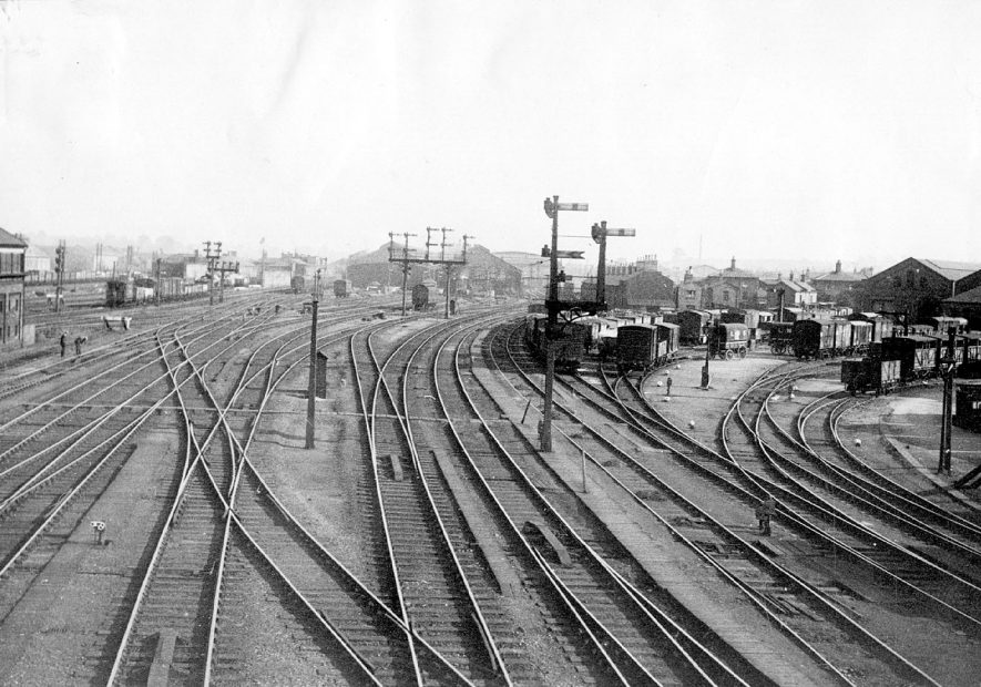 Layout of Rugby L.M.S passenger station looking south from the wooden bridge before conversion to electric signalling.  1934 |  IMAGE LOCATION: (Rugby Library)