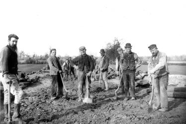 Newbold on Avon.  Great Central Railway trimming gang