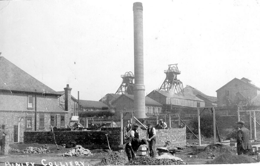 Binley Colliery showing buildings, chimney and winding gear.  1920s |  IMAGE LOCATION: (Warwickshire County Record Office)