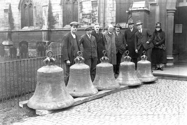 Rugby.  St Andrew's Church, bells