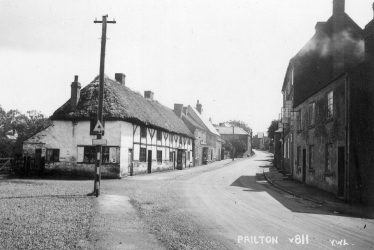 Pailton.  Thatched cottages