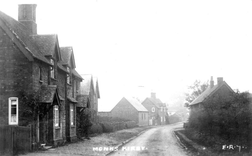 Village street and cottages in Monks Kirby.  1910s |  IMAGE LOCATION: (Warwickshire County Record Office)