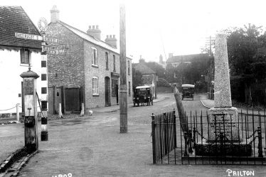 Pailton.  War memorial