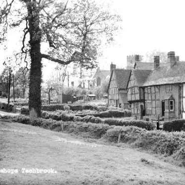 Bishops Tachbrook.  Village scene