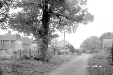 Clifton upon Dunsmore.  Village lane