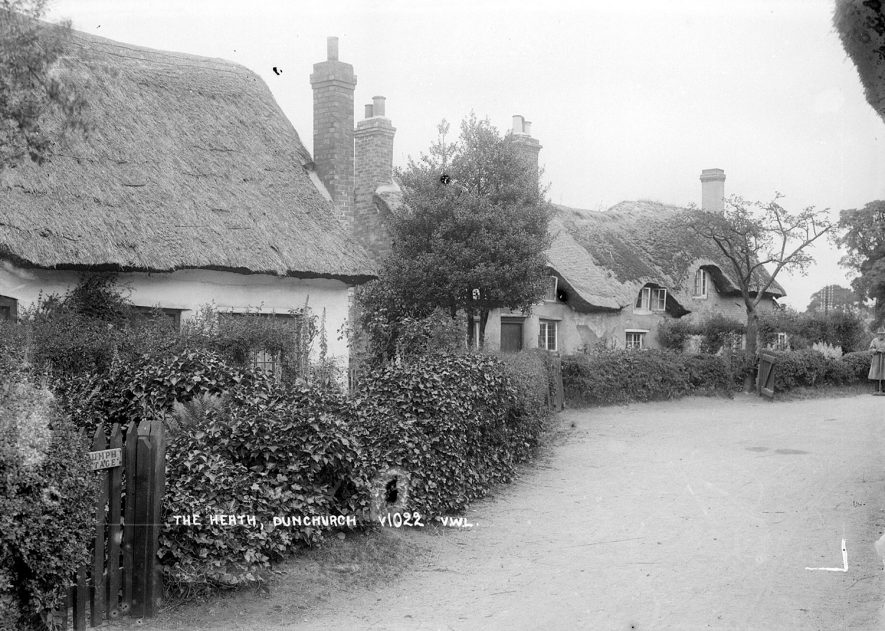 The Heath, a group of thatched cottages, Dunchurch.  1930s |  IMAGE LOCATION: (Warwickshire County Record Office)