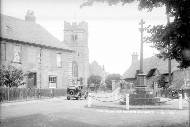 Dunchurch.  Church and War memorial