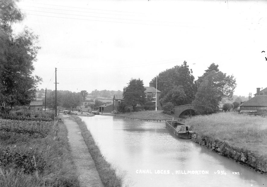 The Oxford canal and locks at Hillmorton.  1930s |  IMAGE LOCATION: (Warwickshire County Record Office)
