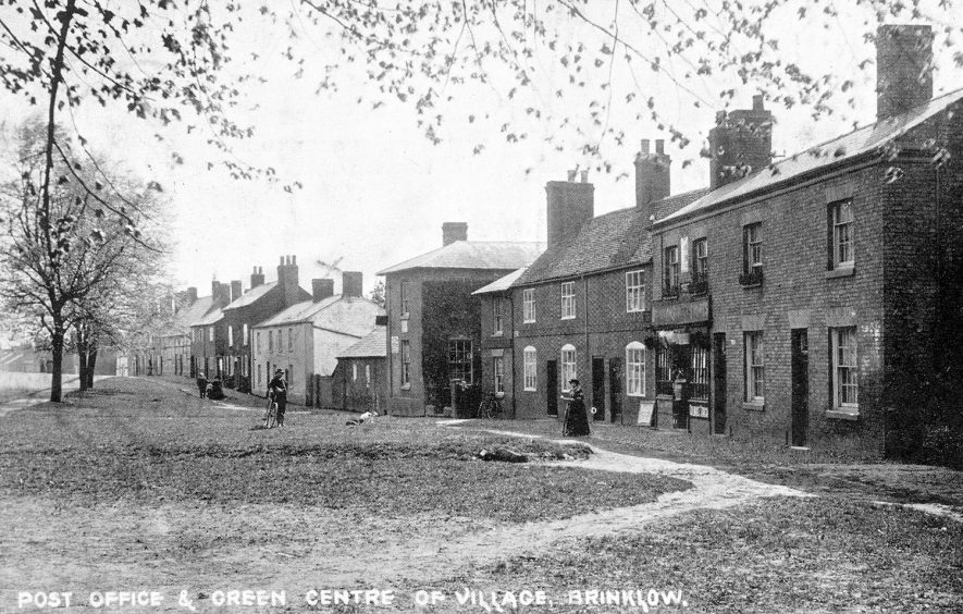 Village green at Brinklow showing the Post Office and houses.  1910 |  IMAGE LOCATION: (Warwickshire County Record Office)
